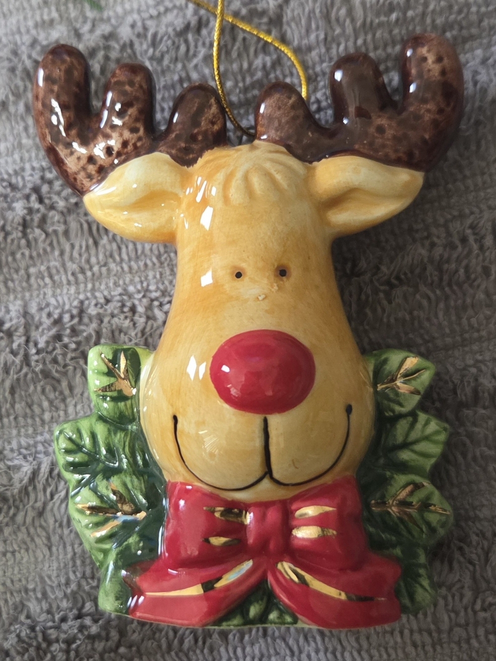 Vintage moose head ornament excellent conition 3x2.25 inch